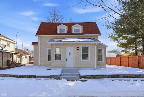 104 S Broad St, Mooreland, IN 47360
