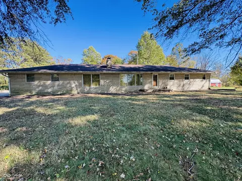 9421 S 200 W, Columbus, IN 47201