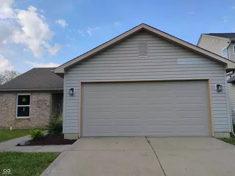 9714 Treyburn Lakes Dr, Indianapolis, IN 46239