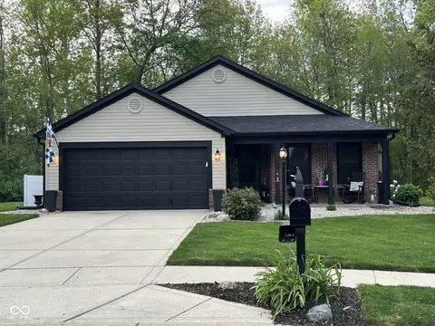 12200 Royalwood Ct, Fishers, IN 46037