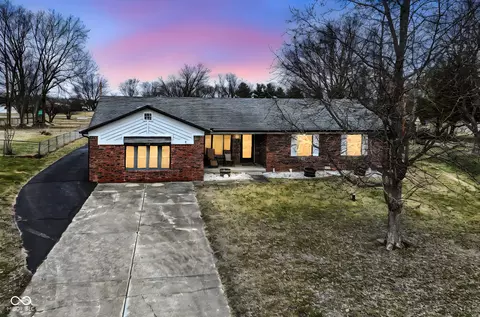 382 Pinedale Dr, Avon, IN 46123