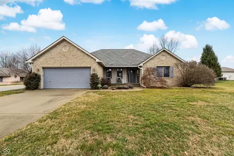2800 Conestoga Ct, Columbus, IN 47203