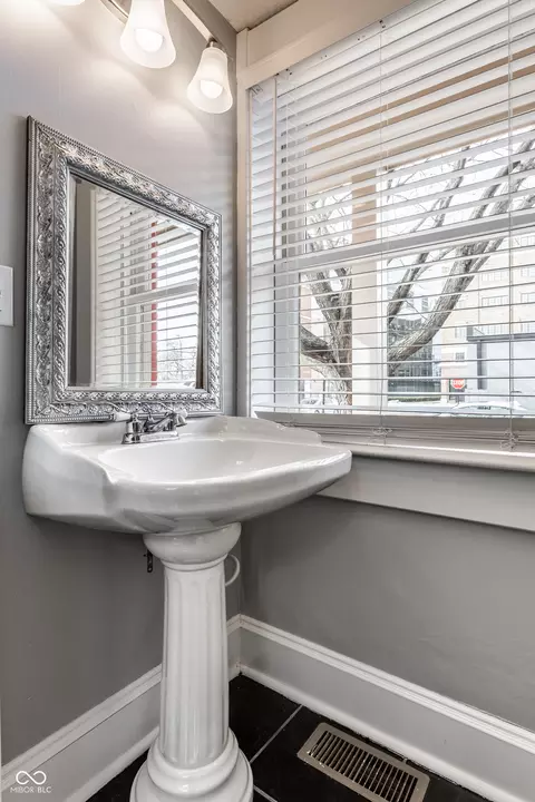 Bath - 108 E 9th St, Indianapolis, IN 46204 photo 1 of 5