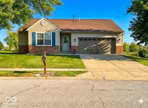 8436 Captain Dr, Avon, IN 46123