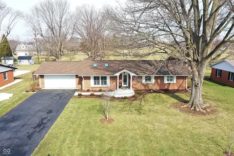 1240 Hillview Dr, Franklin, IN 46131