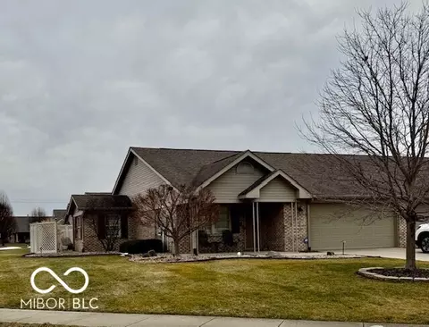 1639 Magnolia Dr, Greenwood, IN 46143