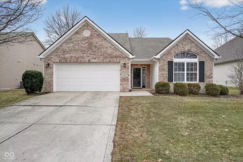 13634 Arielle Dr, Fishers, IN 46038