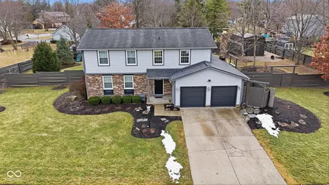 11324 Wood Creek Dr, Carmel, IN 46033