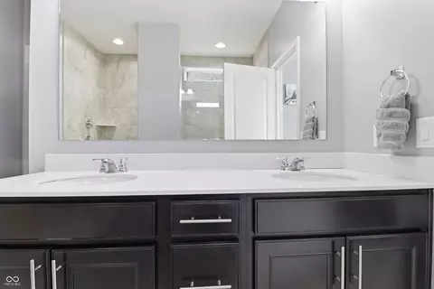 Bath - 5373 Aster Dr, Plainfield, IN 46168 photo 2 of 5