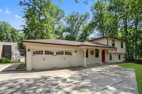 7476 S Susan Ln, Trafalgar, IN 46181