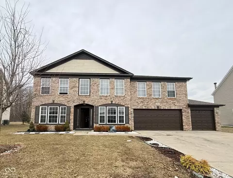 585 Fireside Dr, Greenwood, IN 46143