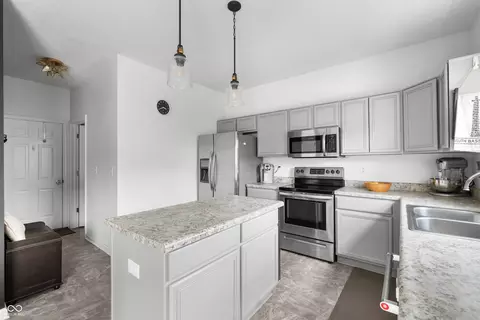 Kitchen - 6598 Aster Dr, Pendleton, IN 46064 photo 2 of 2