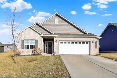 2259 Summer Shore Dr, Greenwood, IN 46143