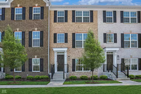 6634 Halsey St, Zionsville, IN 46077