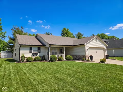 5747 Spring Oaks Way, Indianapolis, IN 46237