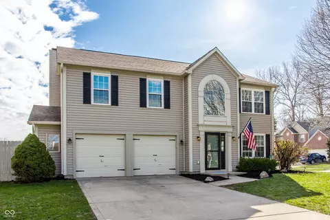 10899 Woodward Dr, Fishers, IN 46037