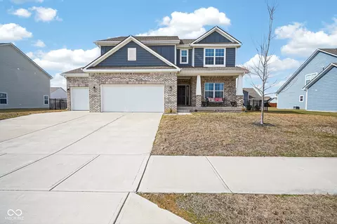 3819 Castle Hill Dr, Brownsburg, IN 46112
