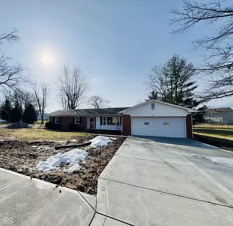 1177 W Curry Rd, Greenwood, IN 46143