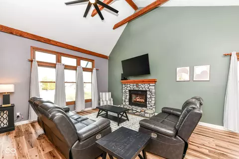 Living - 1007 Rolling Barrel Rd, Pendleton, IN 46064 photo 3 of 4