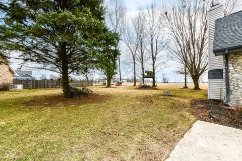 Exterior - 1007 Rolling Barrel Rd, Pendleton, IN 46064 photo 5 of 5