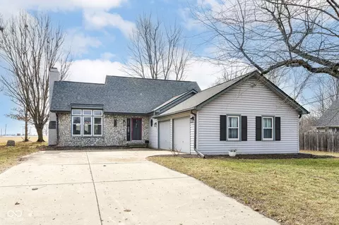 Exterior - 1007 Rolling Barrel Rd, Pendleton, IN 46064 photo 2 of 5