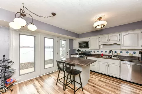 Kitchen - 1007 Rolling Barrel Rd, Pendleton, IN 46064 photo 1 of 3