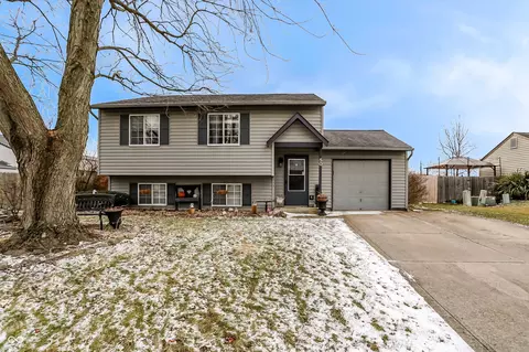 50 Meadow Creek Blvd, Whiteland, IN 46184