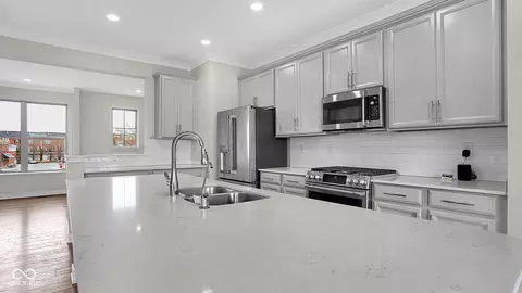 Kitchen - 5895 Farwell Ave, Plainfield, IN 46168 photo 6 of 8