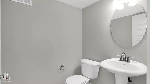 Bath - 5895 Farwell Ave, Plainfield, IN 46168 photo 1 of 6