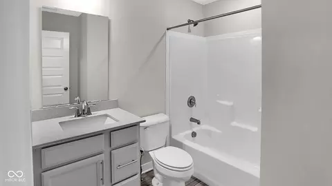 Bath - 5895 Farwell Ave, Plainfield, IN 46168 photo 6 of 6