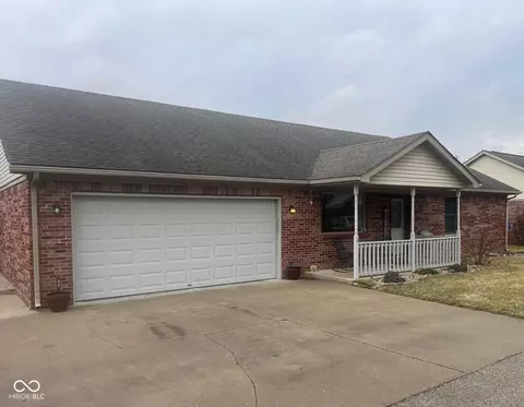 61 N Deer Cliff Dr, Crawfordsville, IN 47933
