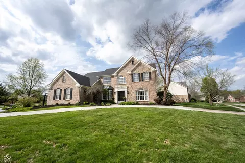 10456 Stonegate Dr, Fishers, IN 46040