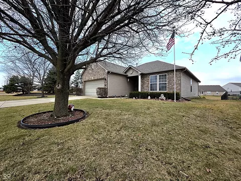 2315 Bainbridge Rd, Greenwood, IN 46143
