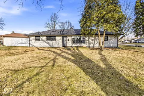 35 Lynwood Dr, Whiteland, IN 46184