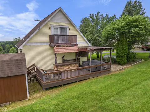 Exterior - 8814 W Meadows Dr, Eckerty, IN 47116 photo 2 of 4