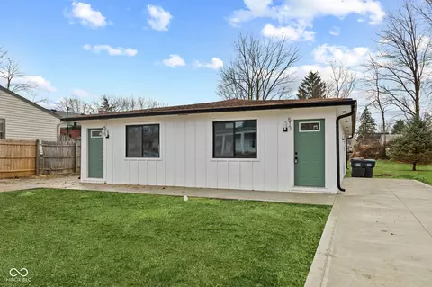 513 E Pearl St, Greenwood, IN 46143