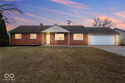 52 Crestview Dr, Greenwood, IN 46143