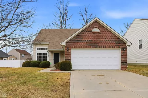 5128 Greenside Dr, Indianapolis, IN 46235
