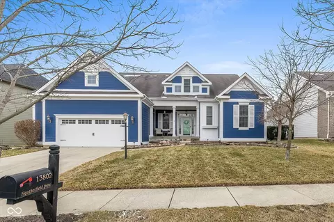 13802 Heatherfield Dr, Fishers, IN 46038