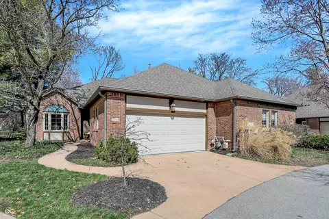 2048 Oldfields Cir N Dr, Indianapolis, IN 46228
