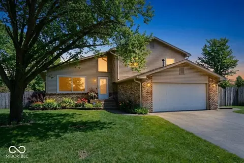 4945 Royal Orbit Ct, Indianapolis, IN 46237