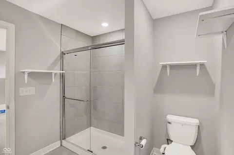 Bath - 8653 Kellner St, Pendleton, IN 46064 photo 1 of 3