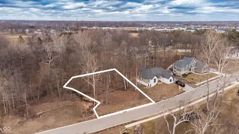 10710 Dartmoor Way, Zionsville, IN 46077