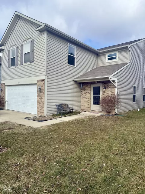 8114 Fisher Bend Dr, Indianapolis, IN 46239