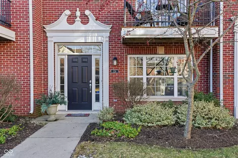 124 9th St NW, Carmel, IN 46032