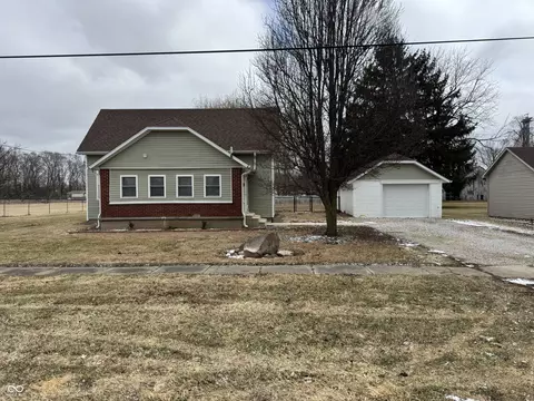 305 N Market St, Waynetown, IN 47990