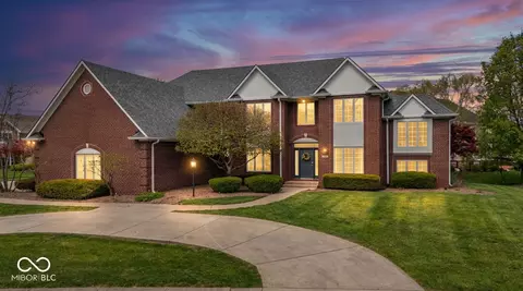 13867 Smokey Ridge Dr, Carmel, IN 46033