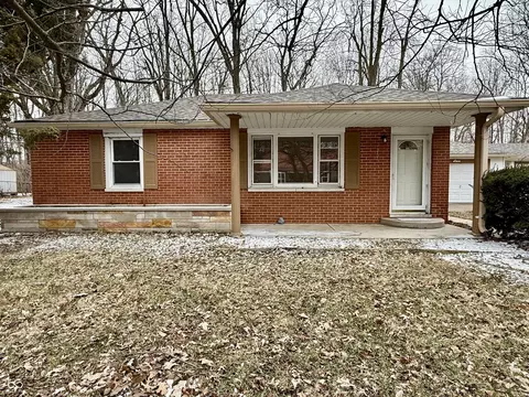 5828 Oak Ln, Anderson, IN 46013