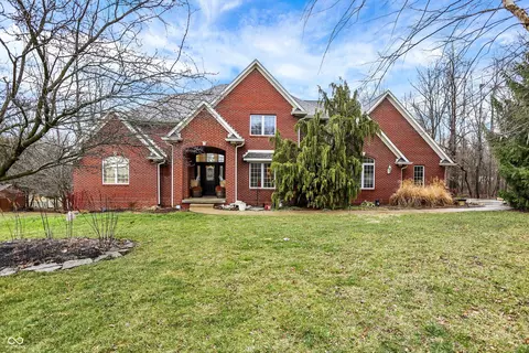136 W Chalet Dr, Mooresville, IN 46158