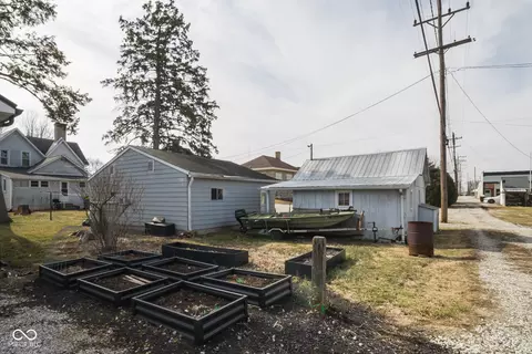 Exterior - 104 E Washington St, Roachdale, IN 46172 photo 5 of 6